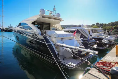 2013 Princess V72