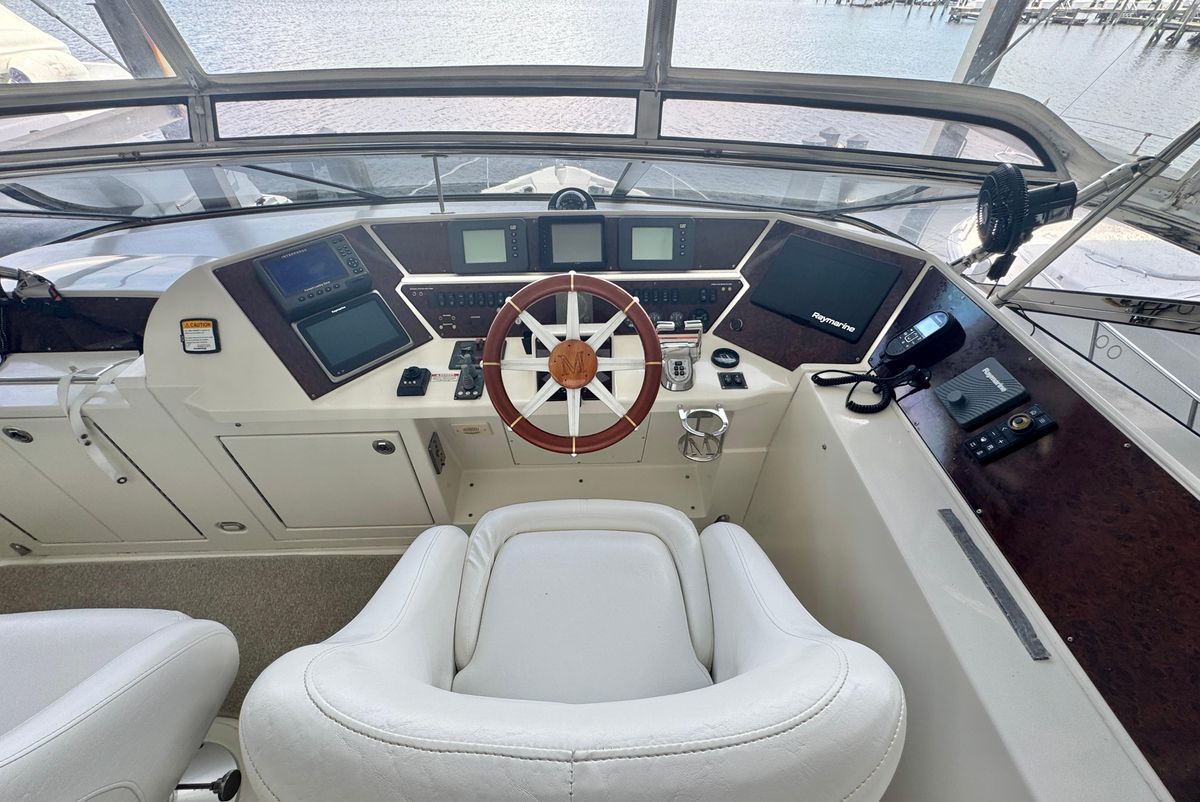 2006 Marquis 64 