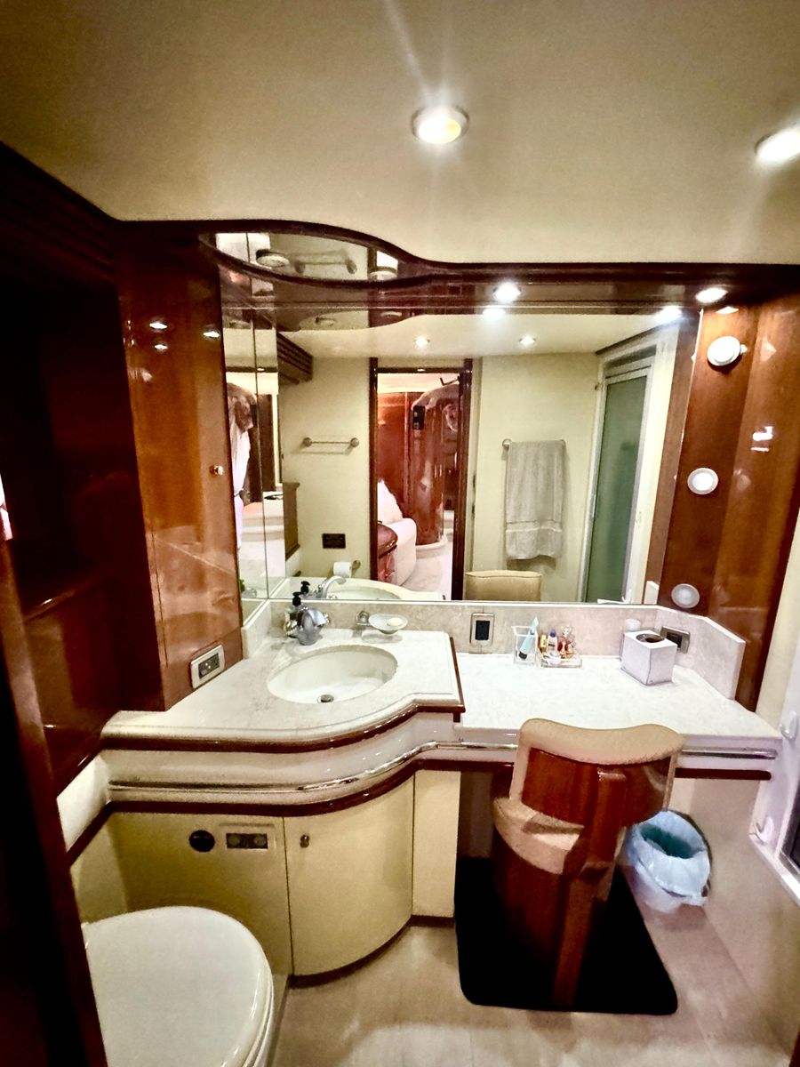 2006 Marquis 64 