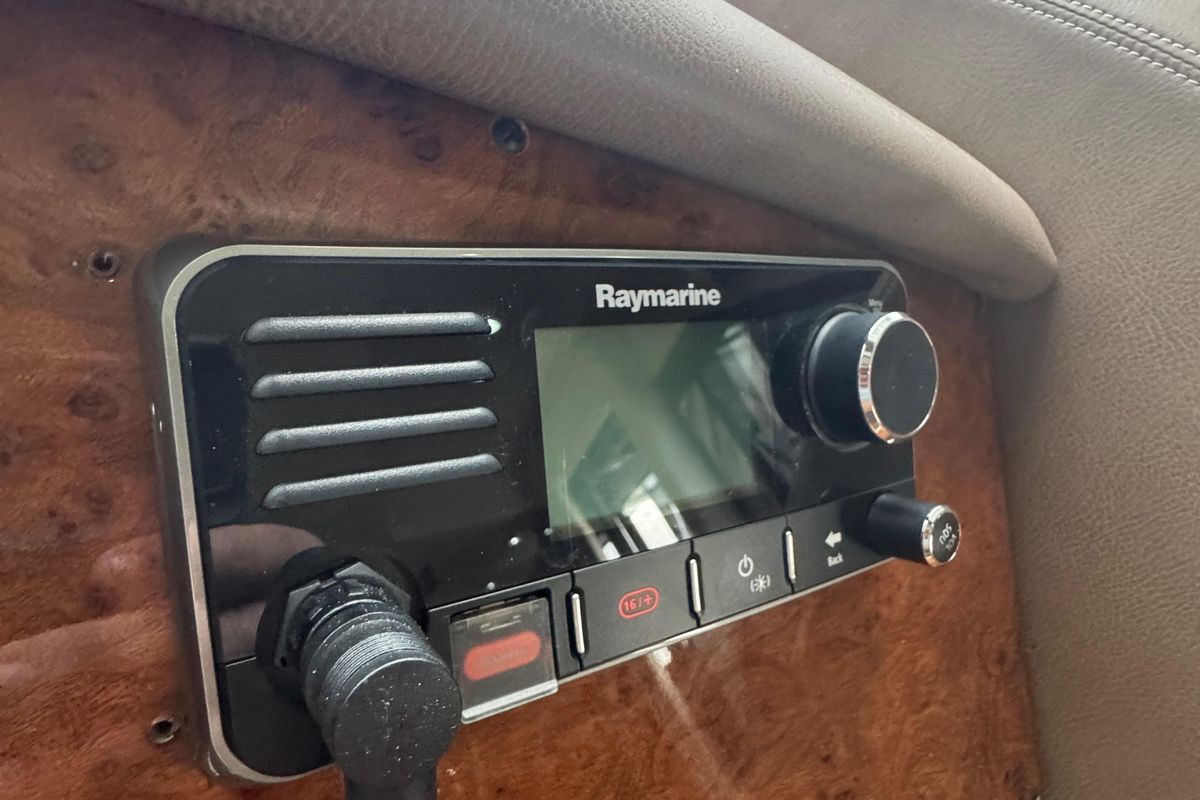2006 Marquis 64 
