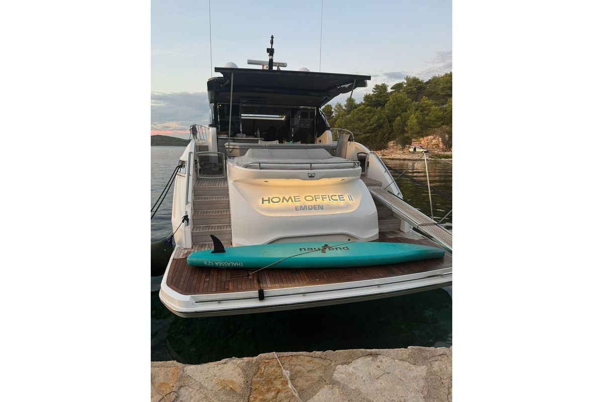 2023 Princess 62 