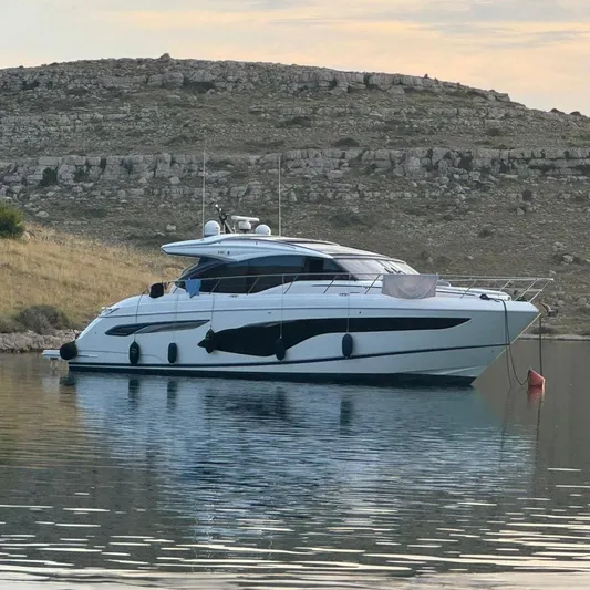 Home Office II Yacht Photos Pics Princess V60, Motoryacht Ocean Yachting