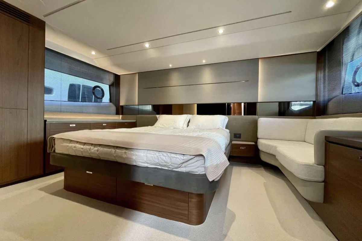 2023 Princess 62 