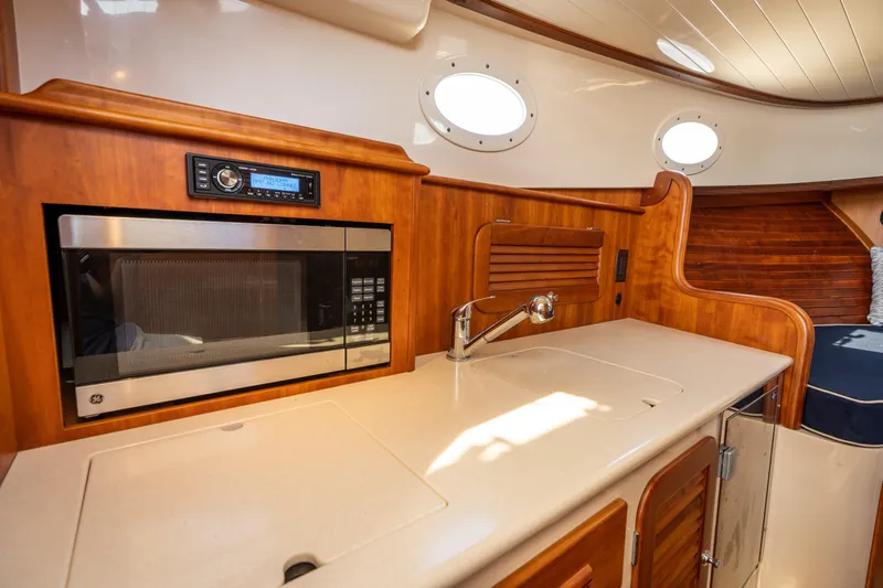 Halcyon Yacht Photos Pics 