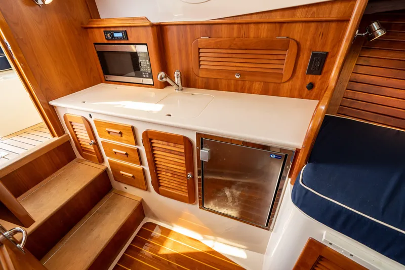 Halcyon Yacht Photos Pics 