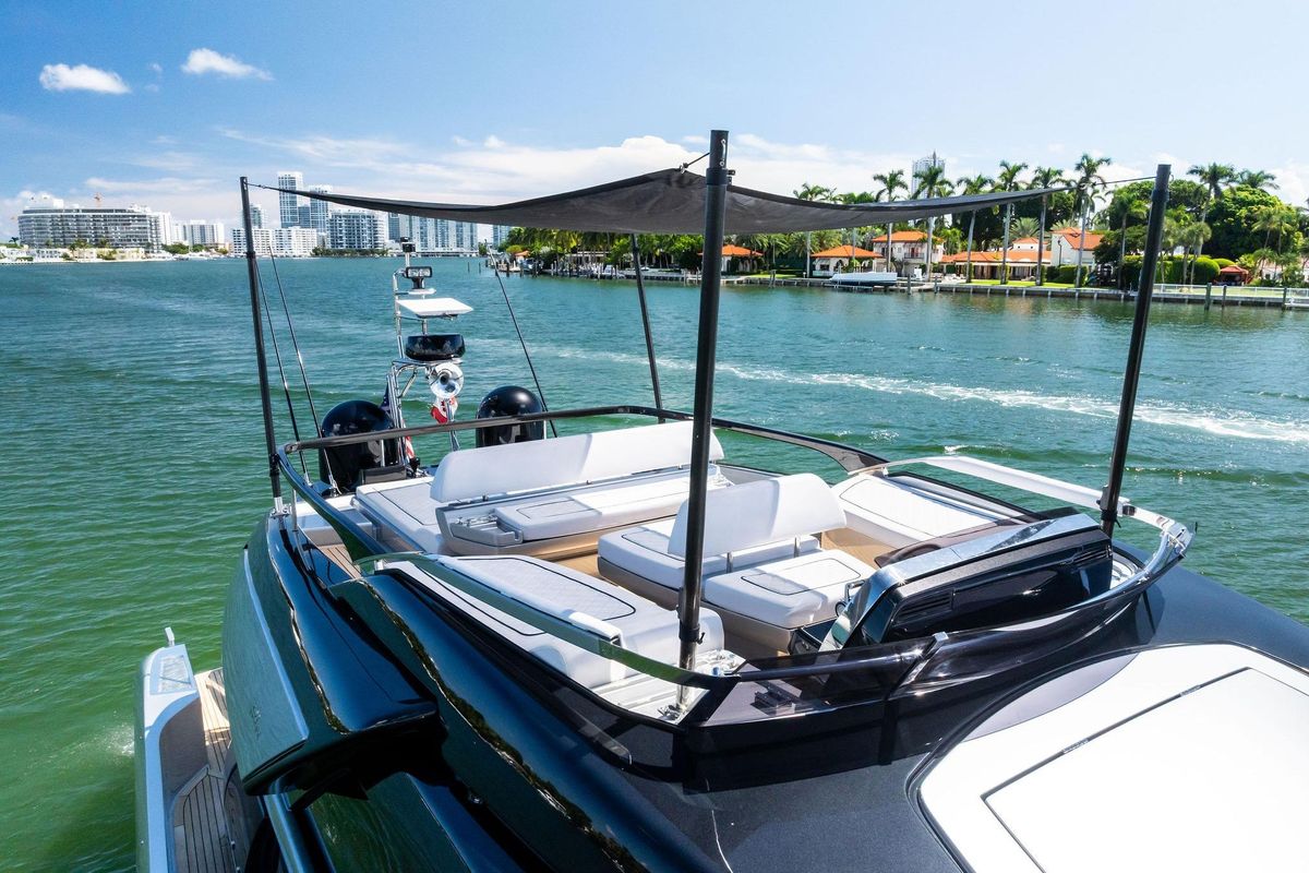 2023 Riva 76 