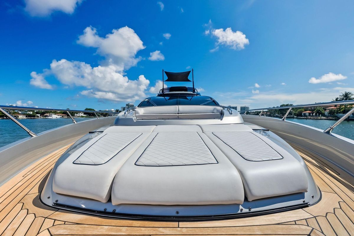 2023 Riva 76 