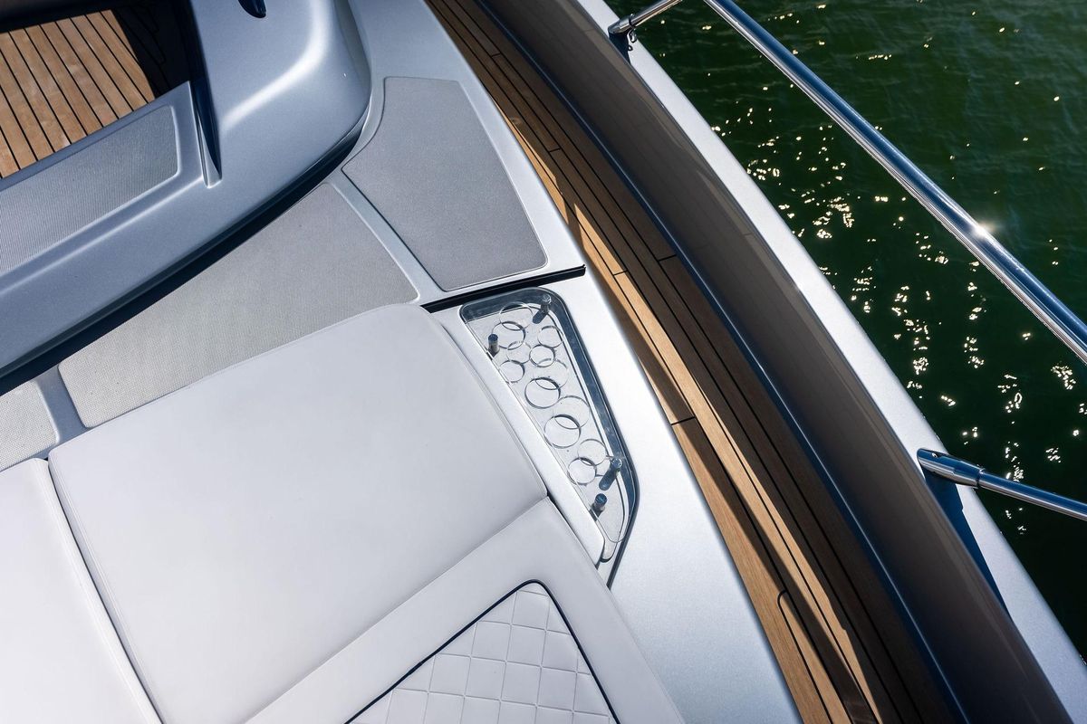 2023 Riva 76 
