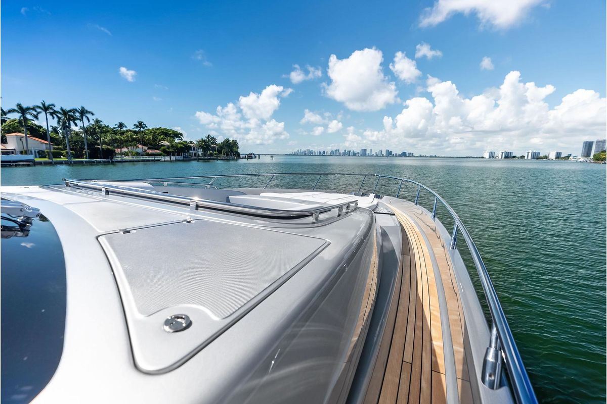 2023 Riva 76 