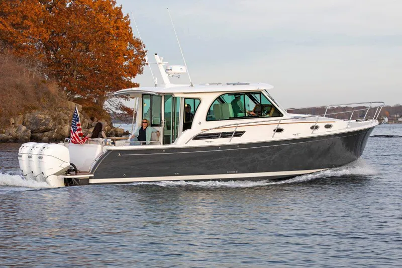  Yacht Photos Pics Manufacturer Provided Image