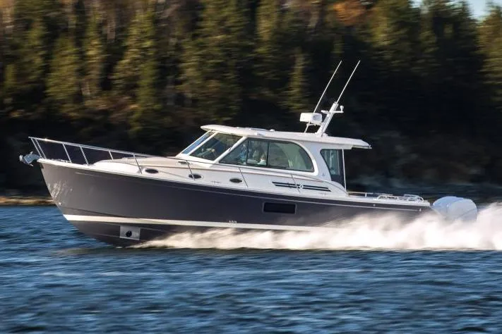  Yacht Photos Pics Manufacturer Provided Image