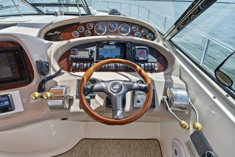  Yacht Photos Pics 2001 Sea Ray 380 Sundancer - Image 5