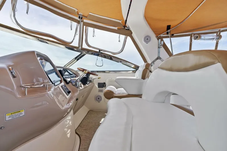  Yacht Photos Pics 2001 Sea Ray 380 Sundancer - Image 7