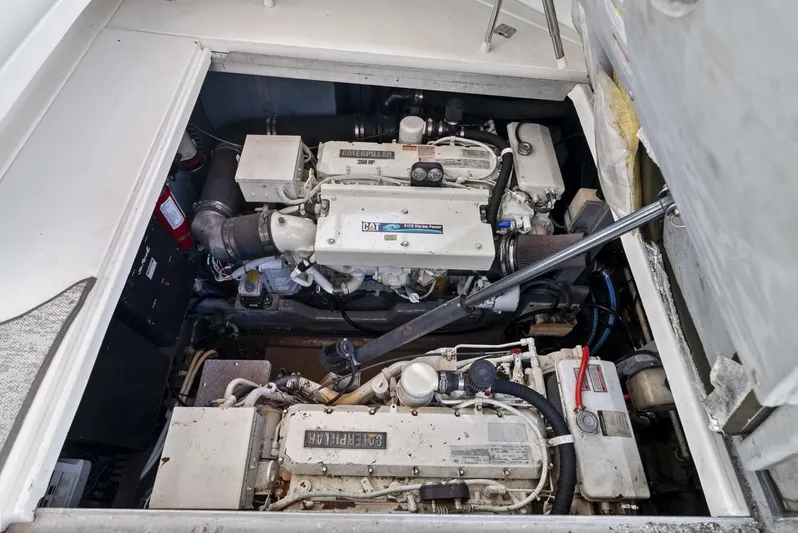  Yacht Photos Pics 2001 Sea Ray 380 Sundancer - Image 13