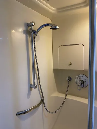  Yacht Photos Pics 2001 Sea Ray 380 Sundancer - Image 29