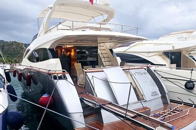 Yacht