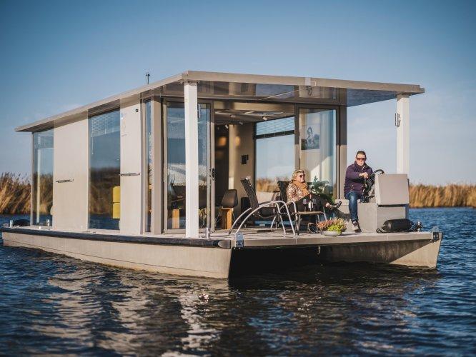 2023 AquaHome Comfort Houseboat