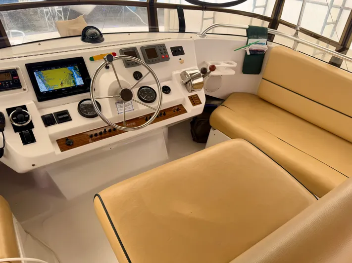 Val Halla Yacht Photos Pics 