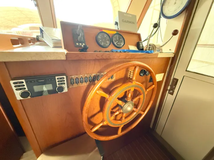 Val Halla Yacht Photos Pics 