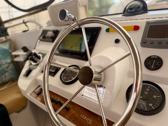 Val Halla Yacht Photos Pics 