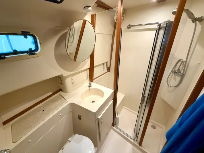 Val Halla Yacht Photos Pics 