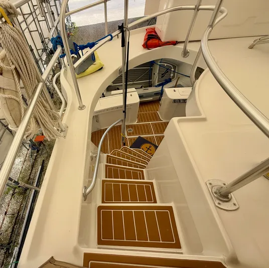 Val Halla Yacht Photos Pics 