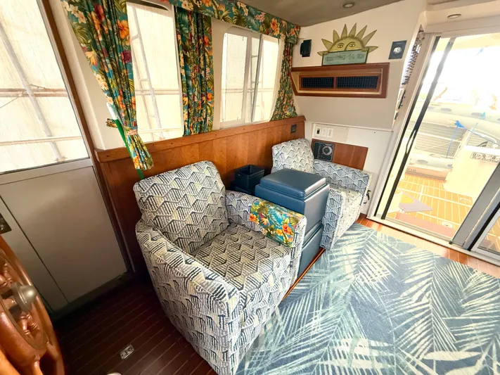 Val Halla Yacht Photos Pics 