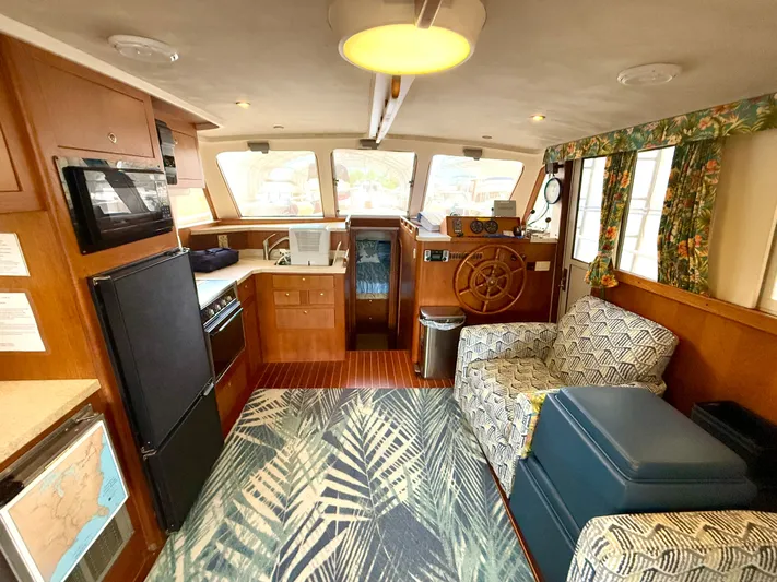 Val Halla Yacht Photos Pics 