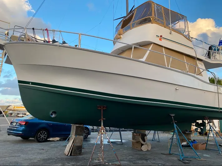 Val Halla Yacht Photos Pics 