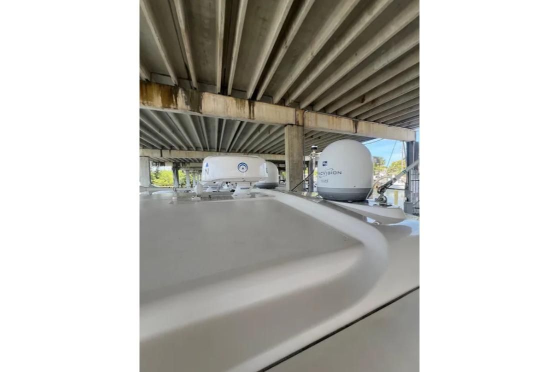 2011 Tiara Yachts 44 