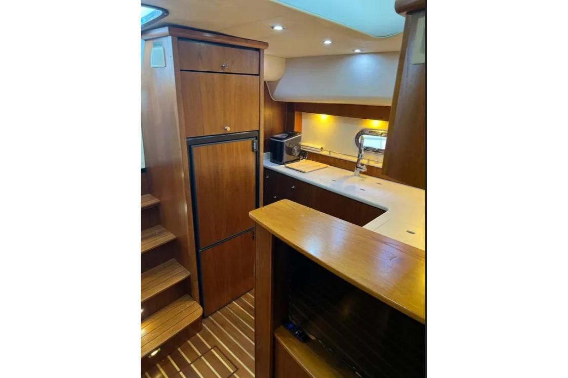 2011 Tiara Yachts 44 