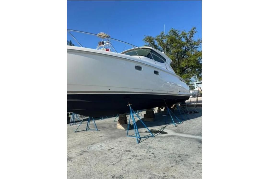 2011 Tiara Yachts 44 