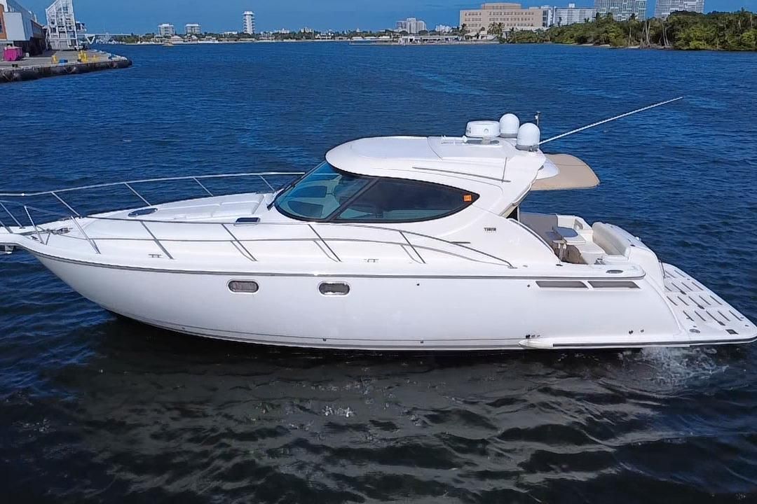 2011 Tiara Yachts 44 