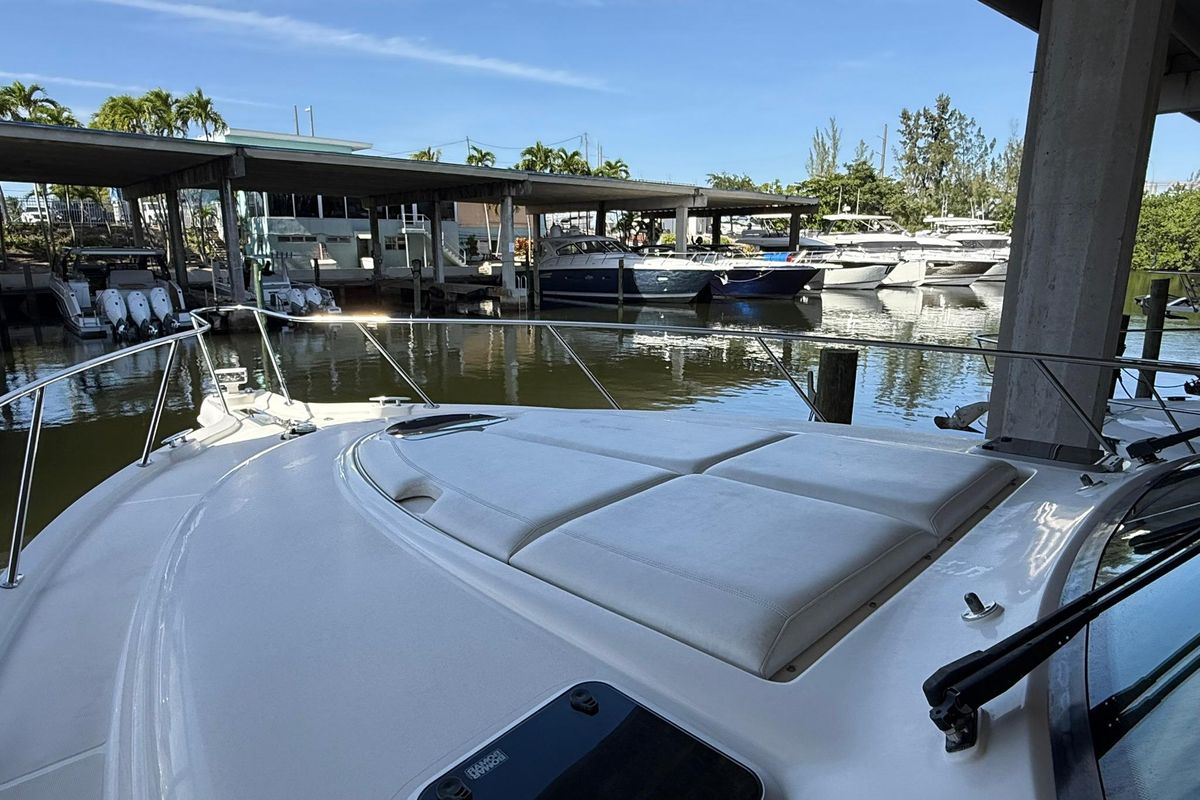 2011 Tiara Yachts 44 