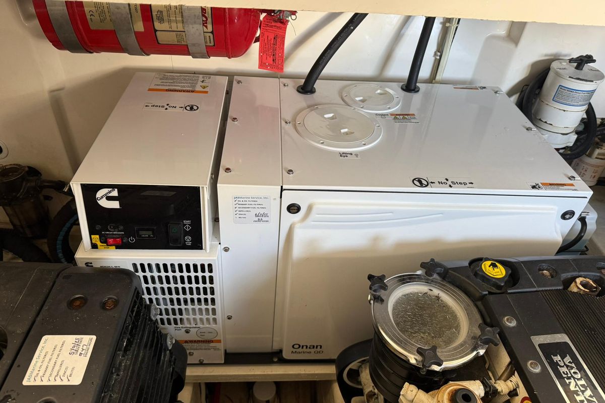 2011 Tiara Yachts 44 