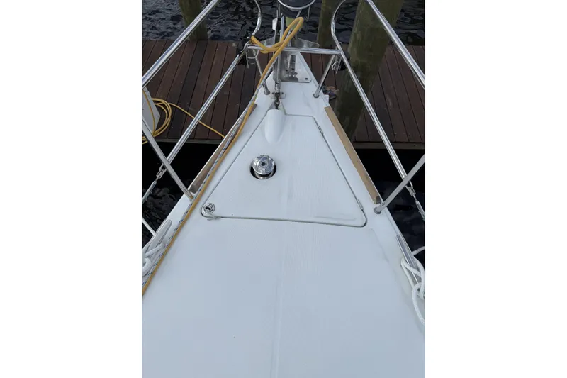 Vision 360 Yacht Photos Pics Deck view of a 2012 Beneteau First 435 sailboat at a dock.