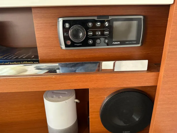 Le Bon Vie Yacht Photos Pics Fusion Stereo