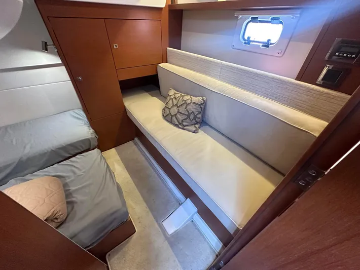Le Bon Vie Yacht Photos Pics Single Berth