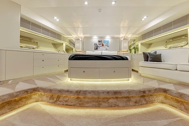My Star Yacht Photos Pics Luxurious interior of 1994 Alloy Yachts Sloop with elegant lighting and modern furnishings.