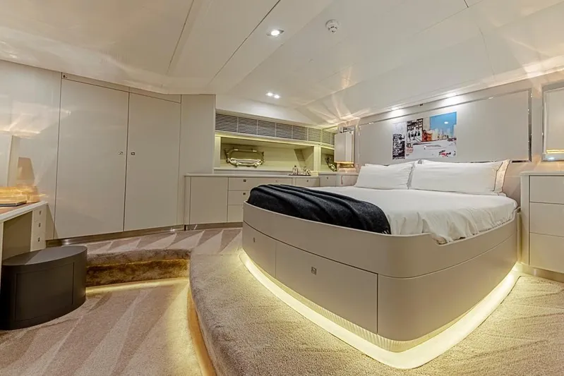 My Star Yacht Photos Pics Luxurious bedroom interior on a 1994 Alloy Yachts Sloop, featuring modern design and ambient lighting.