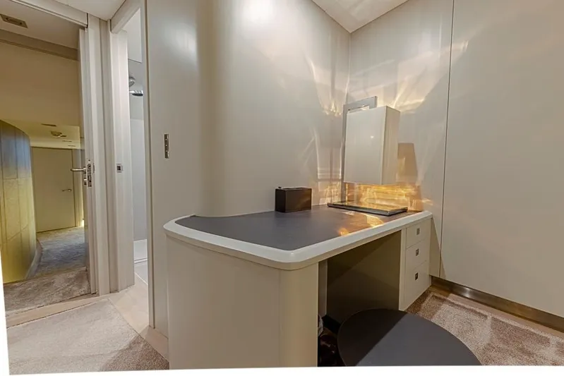 My Star Yacht Photos Pics Interior of 1994 Alloy Yachts Sloop featuring a modern vanity area.