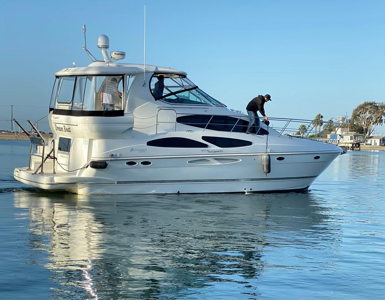 cruisers 415 motor yacht for sale