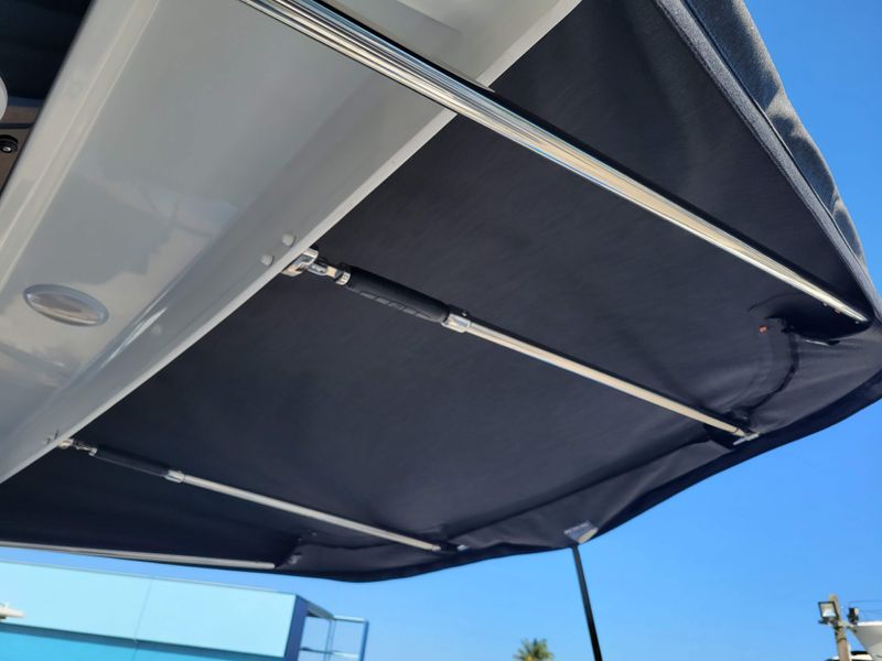2023 Jeanneau NC895 Sport