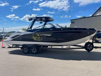 2023 Scarab 285 ID