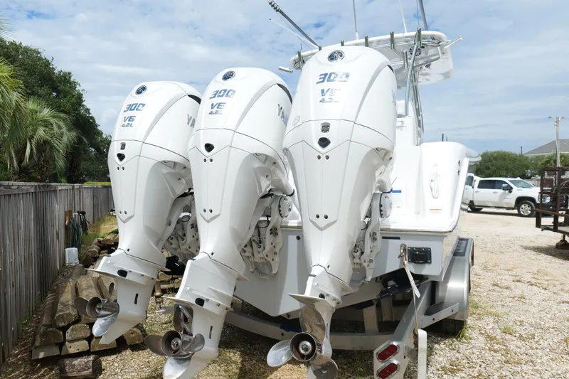  Yacht Photos Pics 2024 Contender 35 ST boat with triple Yamaha 300 V6 outboard engines.