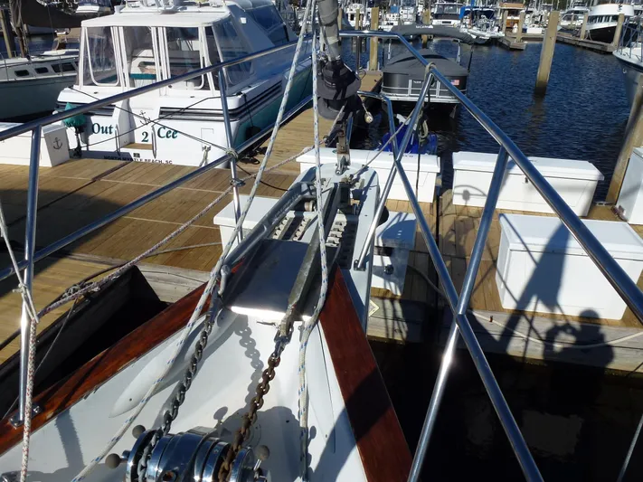 Powerless Yacht Photos Pics 