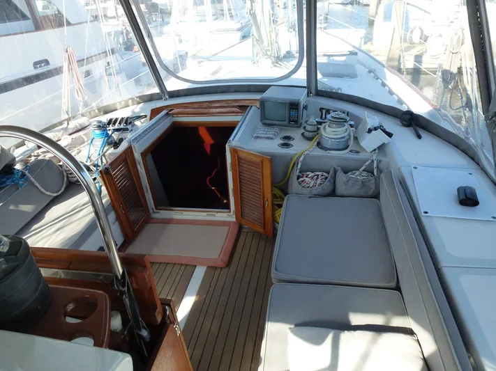 Powerless Yacht Photos Pics 