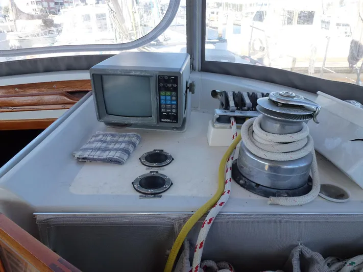 Powerless Yacht Photos Pics 