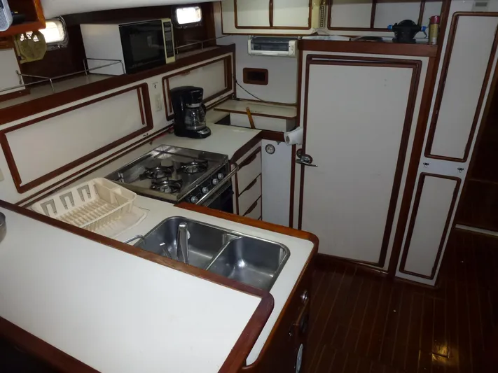 Powerless Yacht Photos Pics 