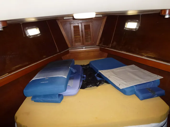 Powerless Yacht Photos Pics 